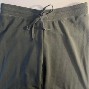 women’s light green ARITZIA (TNA) loose-fit waffle-knit lounge pants [L]